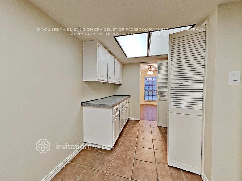 Building Photo - 6813 Curry Dr