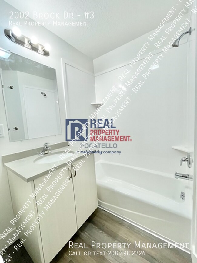 Building Photo - 2002 Brock Dr