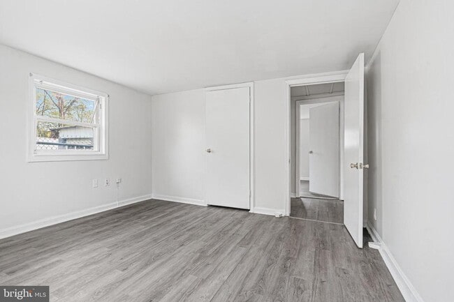 Building Photo - 1915 Rettman Ln