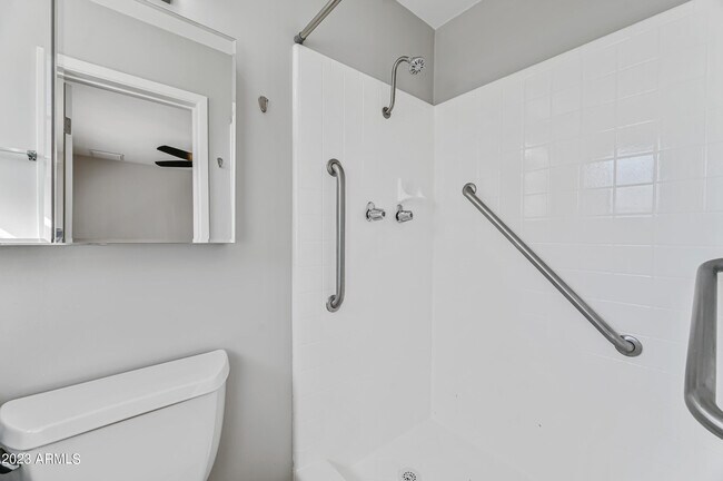 Building Photo - 1227 E Las Palmaritas Dr