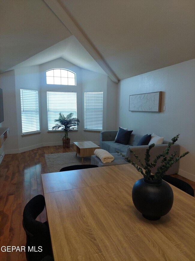 Building Photo - 14021 Highweed Dr