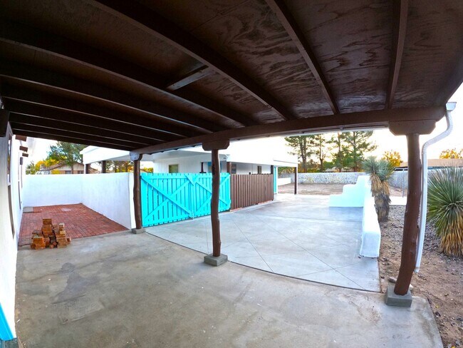 Building Photo - 2968 La Mesilla Circle