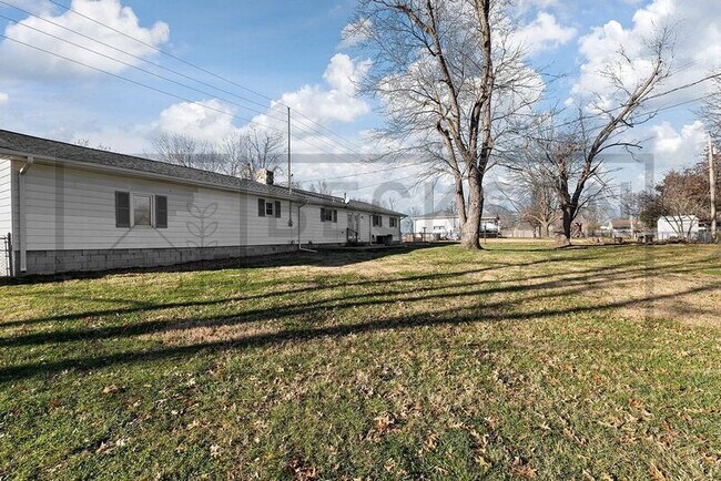 Building Photo - 5812 West Byp