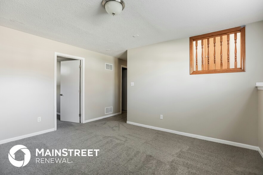 Building Photo - 205 N Walker Dr