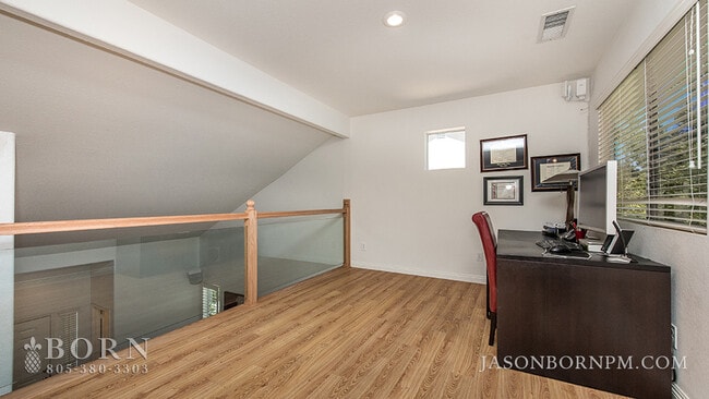 Building Photo - 5482 Avignon Ct