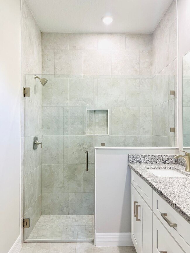 Building Photo - Welcome to your dream rental in beautiful ...
