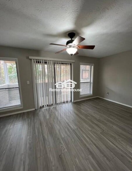 Building Photo - 401 Wynnes Ridge Cir SE