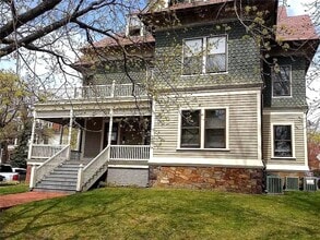 Building Photo - 264 Bowen St