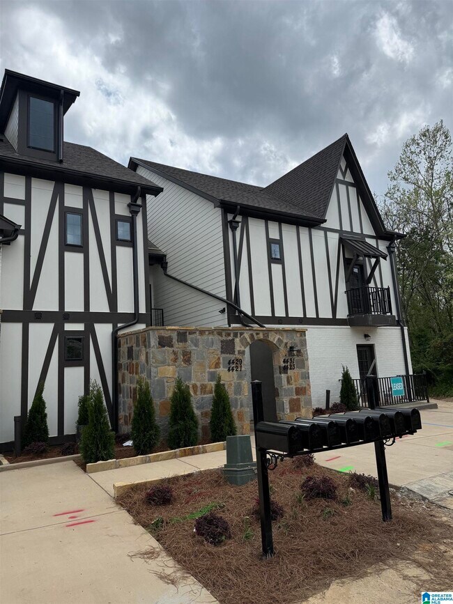 Building Photo - 4411 Lennox Pl