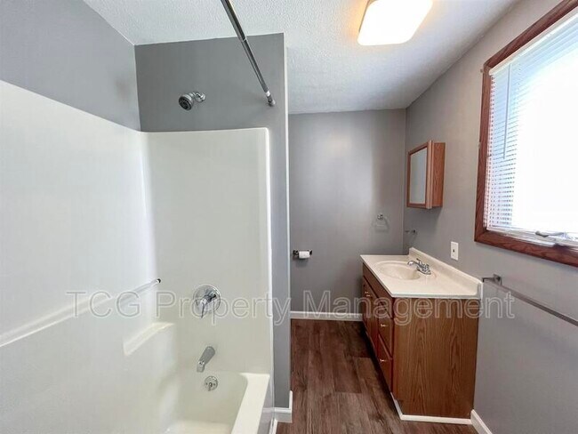 Building Photo - 629 3rd Ave