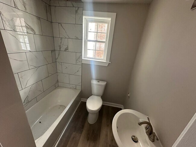 Building Photo - 309 North St