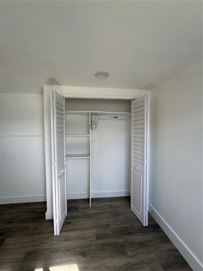 Building Photo - 3110 N 58th Ave