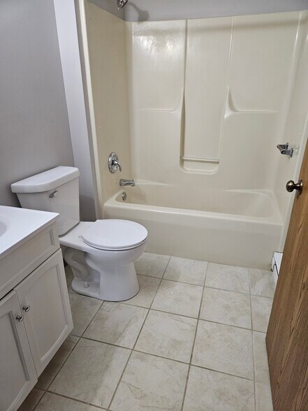 Building Photo - 2035 Sylvan Way