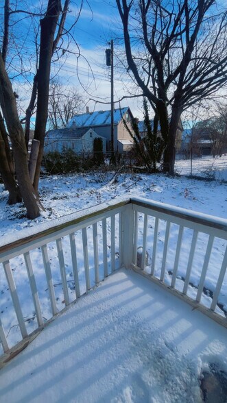 Building Photo - 157 Locust St