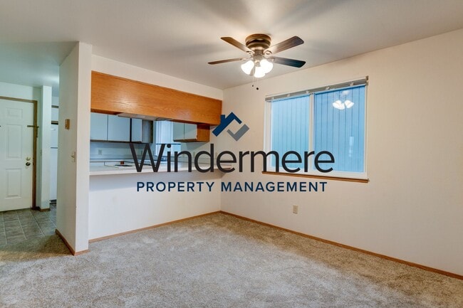 Building Photo - Two Bedroom Apartment in Coupeville