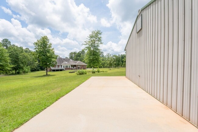 Building Photo - 785 Glenwood Dr