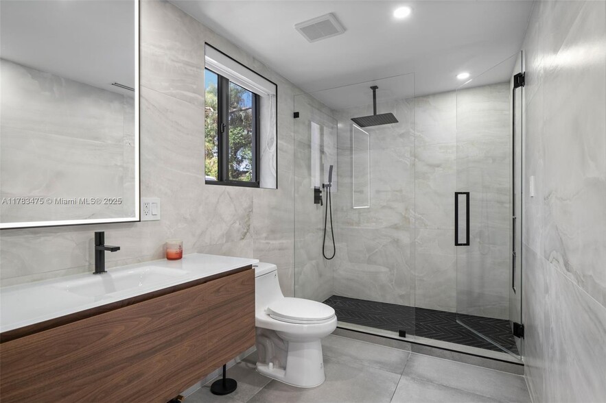 Building Photo - 3000 Riverland Rd
