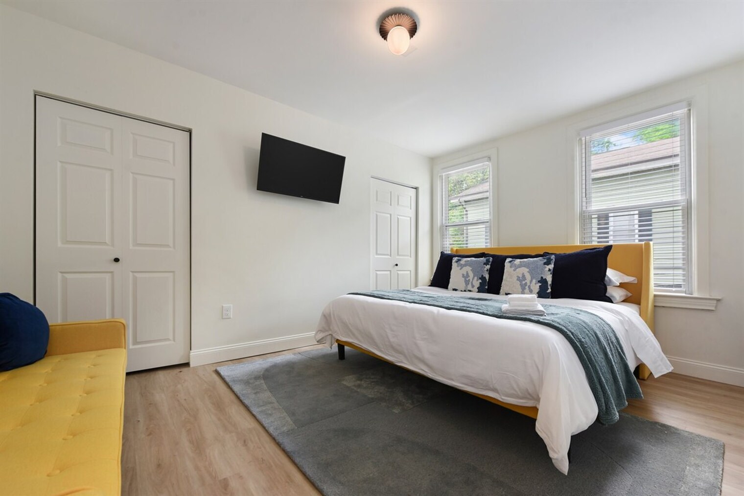 Building Photo - 1816 Rhine St