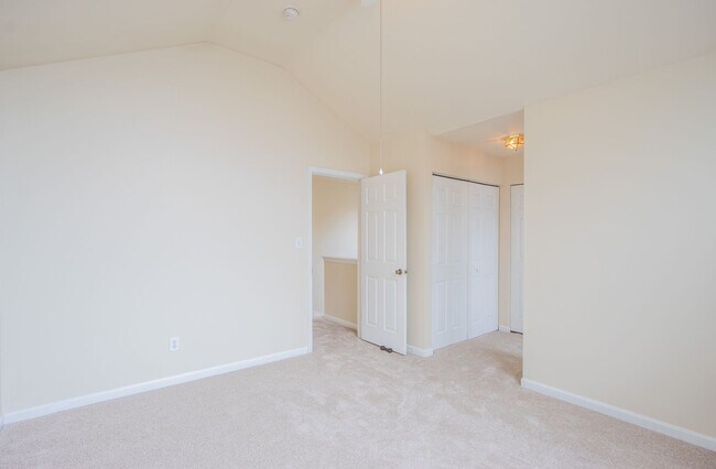 Building Photo - 247 Academy Ln
