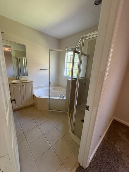 Building Photo - 7407 Briella Dr