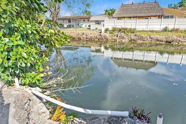 Building Photo - 5521 SW 104th Ave