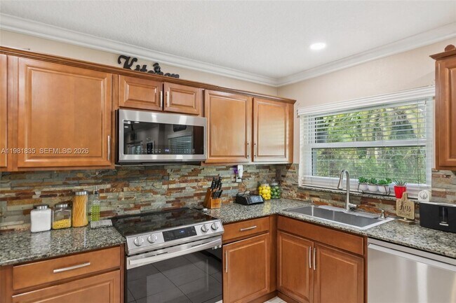 Building Photo - 11573 NW 39th Pl