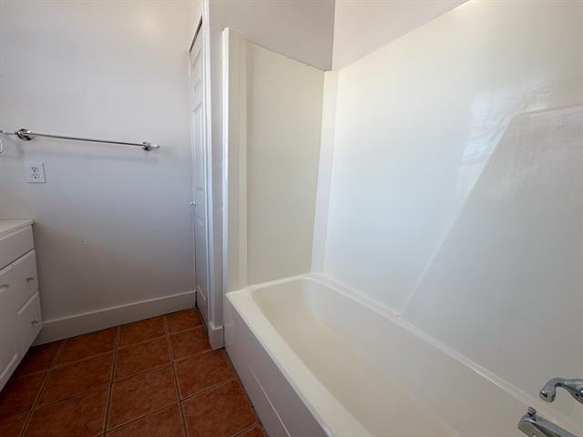 Building Photo - 1300 W Main St