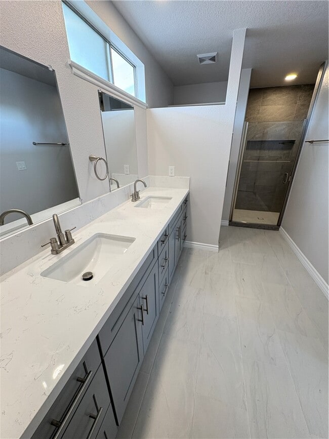 Building Photo - 5902 Nordina Dr