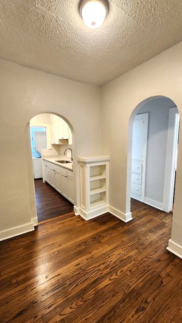 Building Photo - 2 Bed 1 Bath Duplex in the Aurora Addn NW OKC