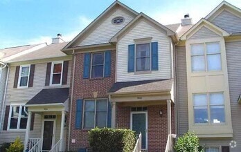 Building Photo - Beautiful 3 Bedroom 2.5 Bathroom Brick Int...