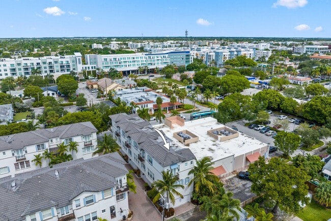 Building Photo - 285 SE 6th Ave