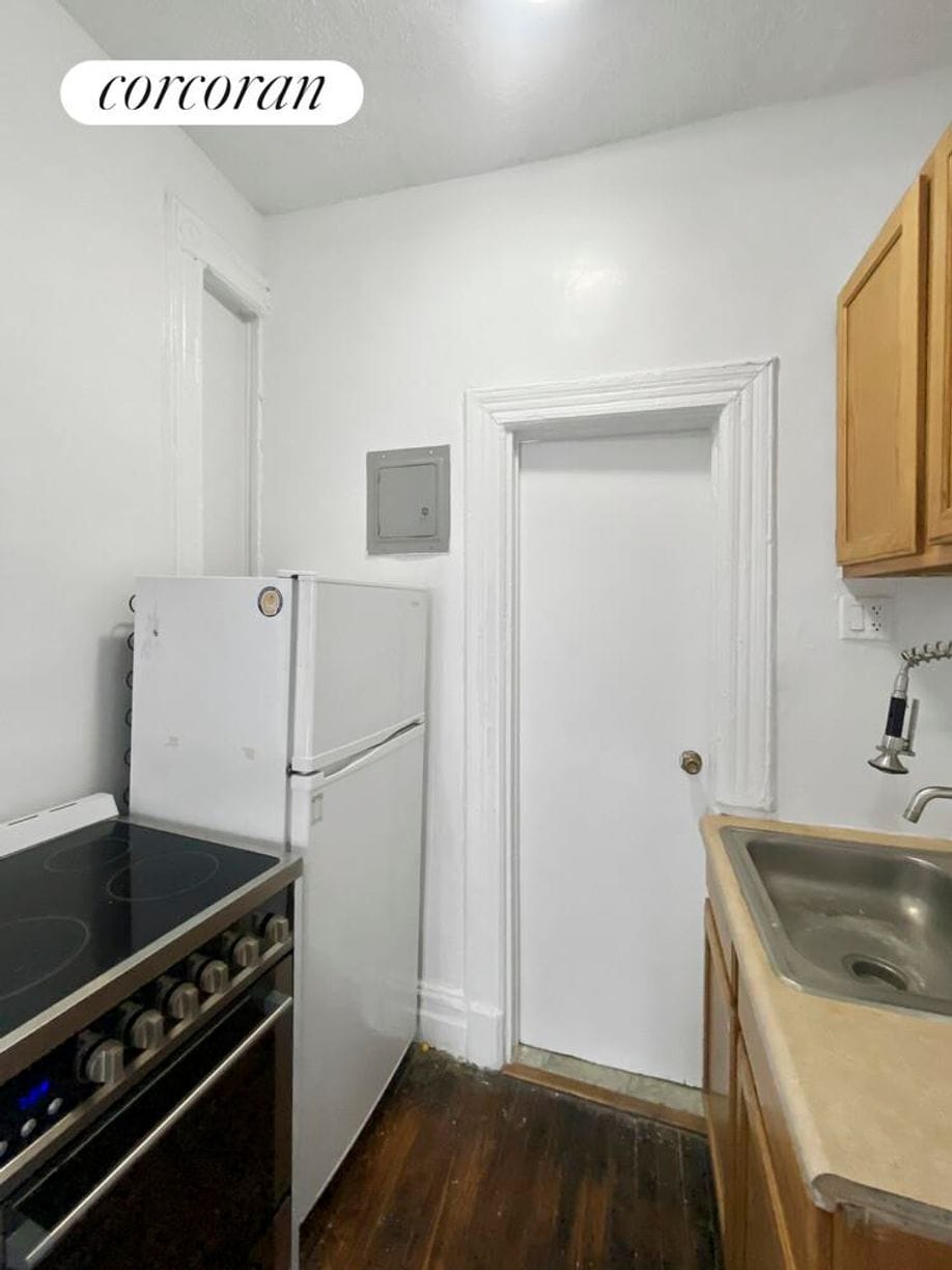 Building Photo - 1726 Amsterdam Ave