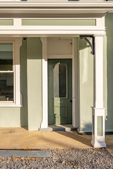 Building Photo - 811 Westover Dr