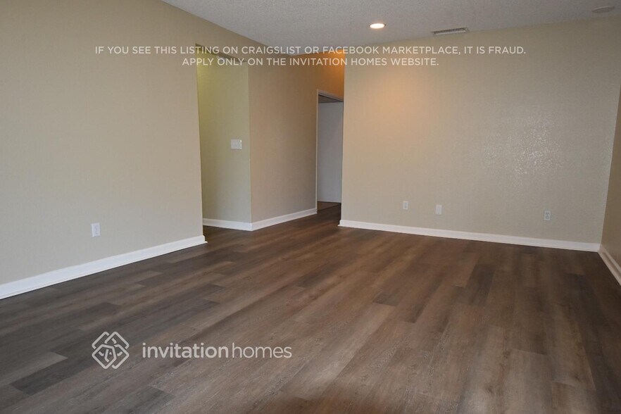 Building Photo - 9905 Country Oak Ct