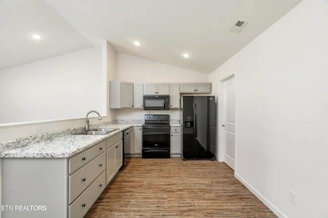 Building Photo - 7351 Grn Ests Wy