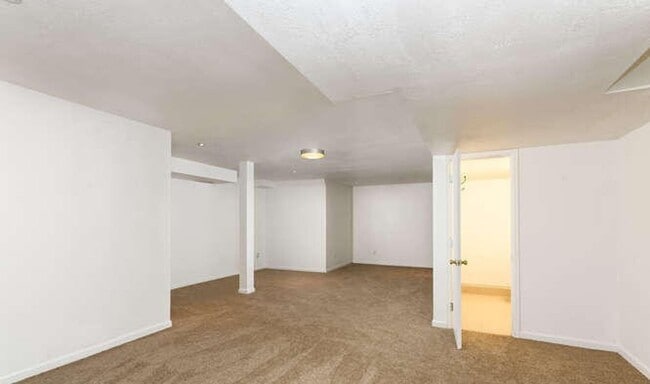 Building Photo - 1608 Crawford Way