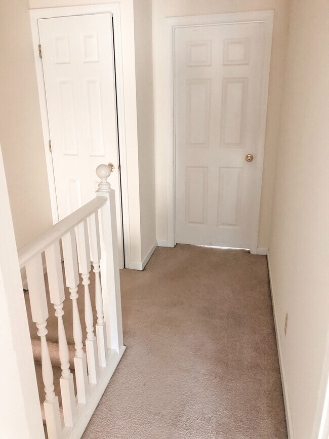 Building Photo - 808 Folmar St