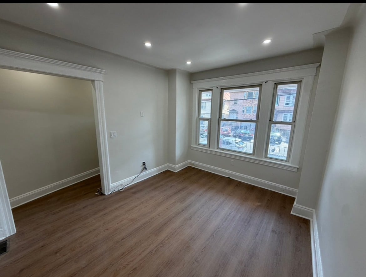 Building Photo - 22 Stegman St