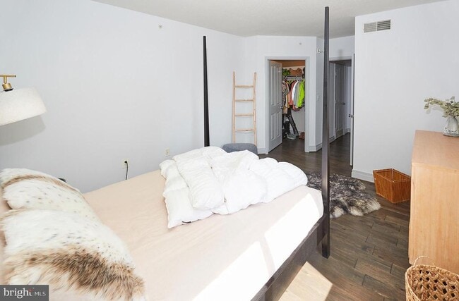 Building Photo - 414 Water St