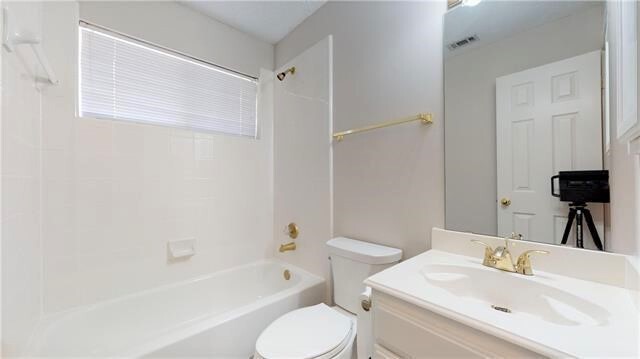 Building Photo - 402 Moss Hill Rd