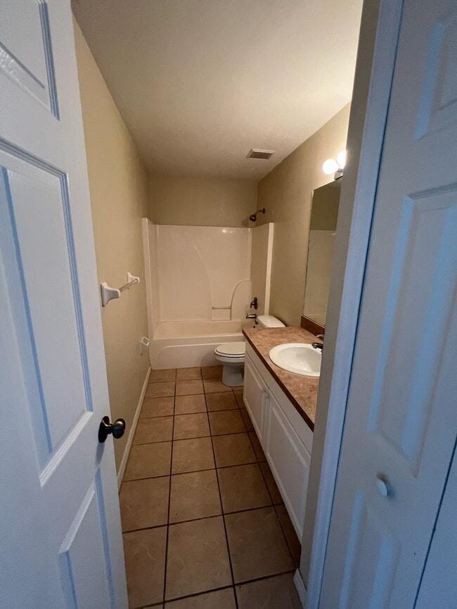 Building Photo - 3/2/1 W/ Solar estimated savings of $200 i...