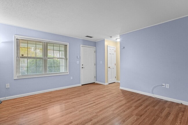 Building Photo - 61 Kathy Dr