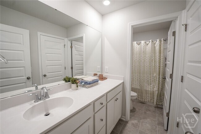 Building Photo - 109 Binscombe Ln