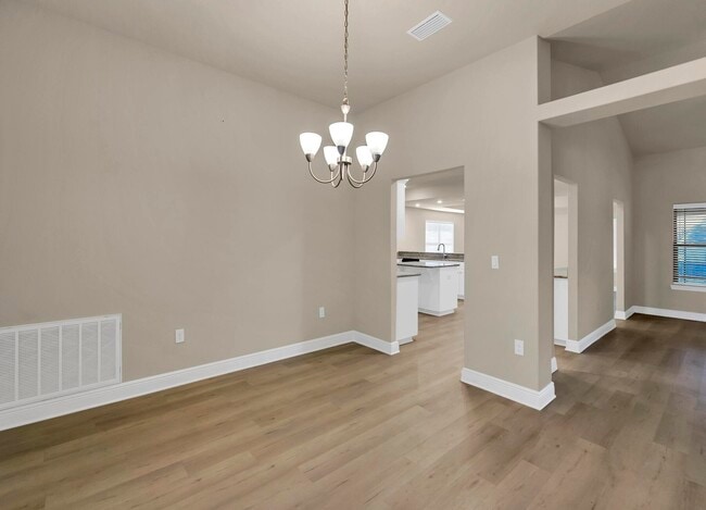 Building Photo - 3639 Ranch Dr