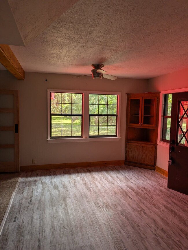 Building Photo - 6060 E Forest Trail Dr