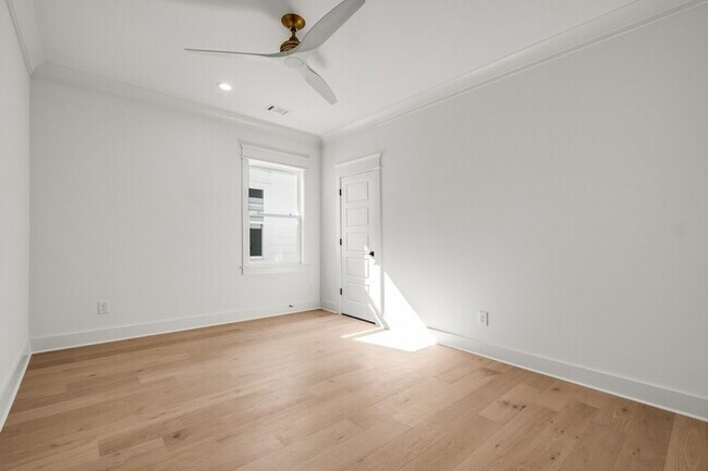 Building Photo - 1408 Lischey Ave