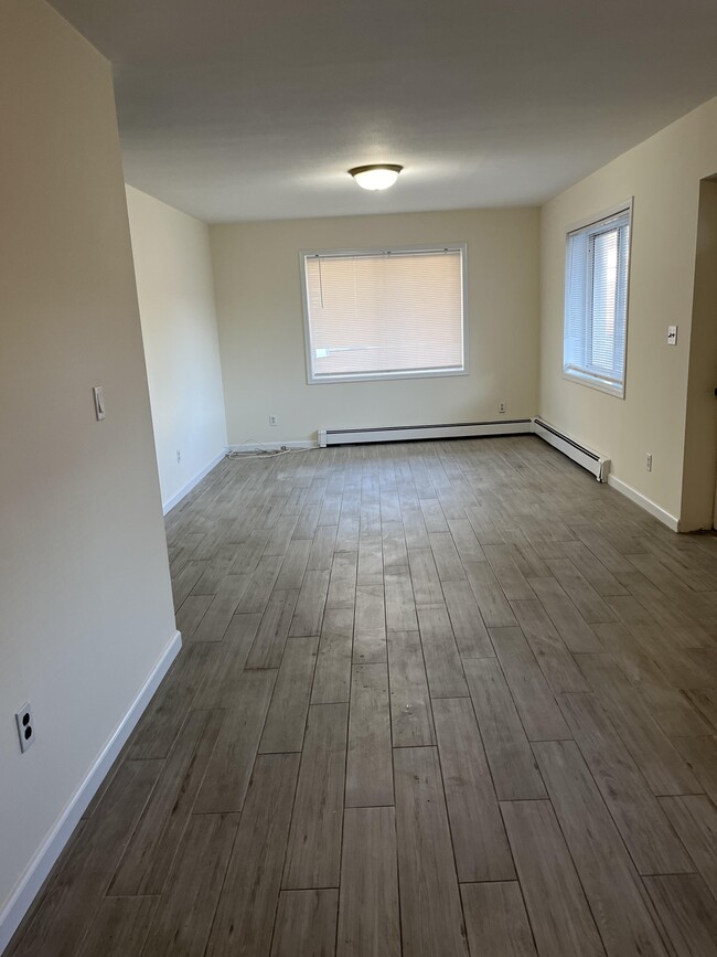 Living area from the kitchen - 37 Larkfield Rd