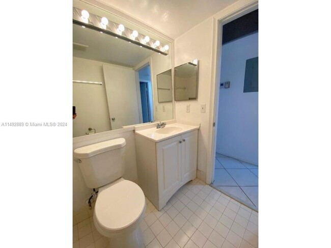 Building Photo - 13550 SW 6th Ct