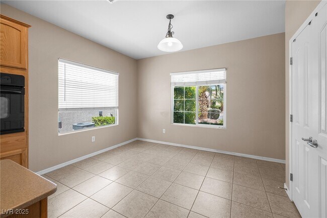 Building Photo - 2131 Waterton Rivers Dr