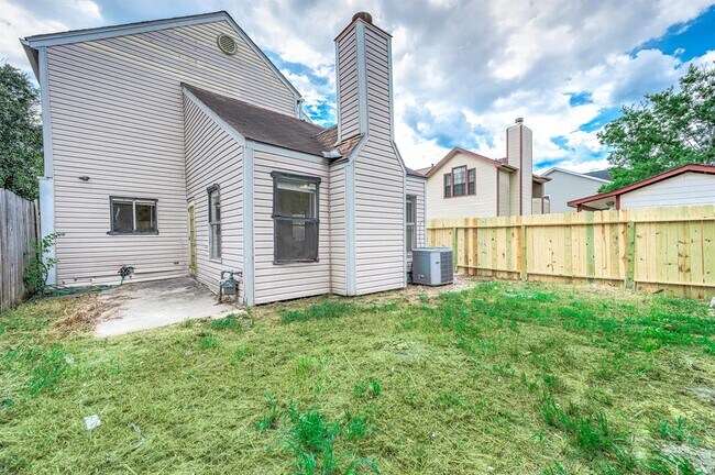 Building Photo - 9303 Kingsflower Cir